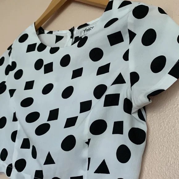 Pinky Geometric Figures Crop Top Short Sleeves Top S Black & White - Picture 2 of 6